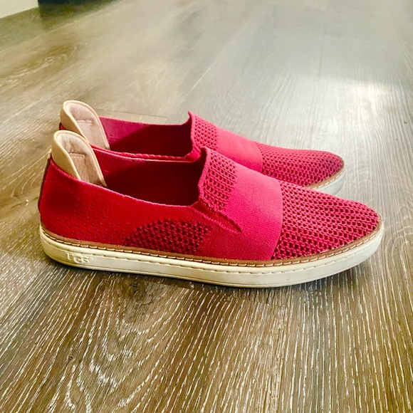 UGG Sammy Red Shoes - 7 - Picture 2 of 8